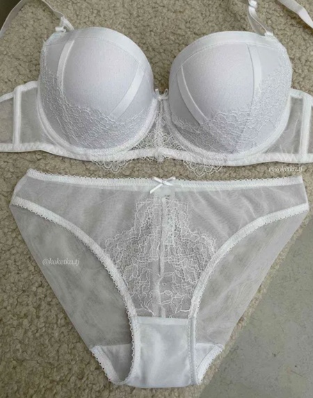 Бюстгальтер с трусиками (пуш-ап)