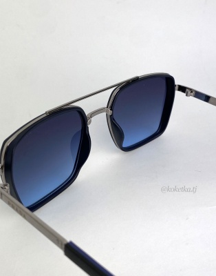 Очки солнцезащитные