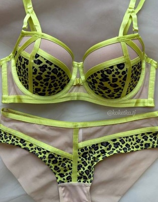 Бюстгальтер с трусиками