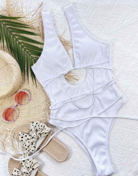 Слитный купальник