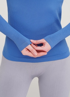 Спортивная футболка с длинным рукавом