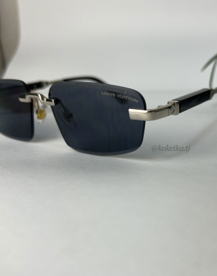 Очки солнцезащитные