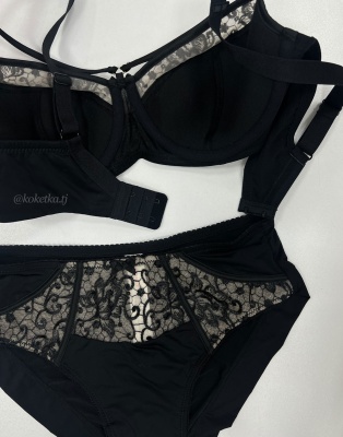 Бюстгальтер с трусиками