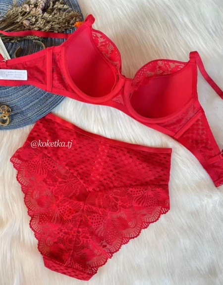 Бюстгальтер с трусиками