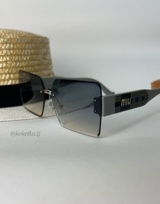 Очки солнцезащитные