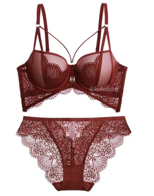 Бюстгальтер с трусиками (пуш-ап)