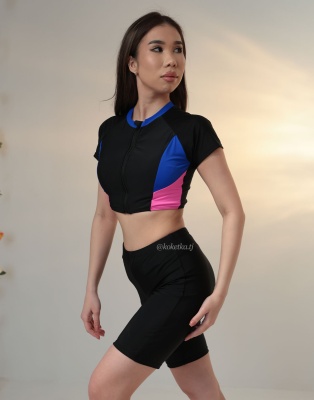 Модный купальник с шортиками