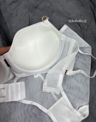 Бюстгальтер с трусиками (пуш-ап)
