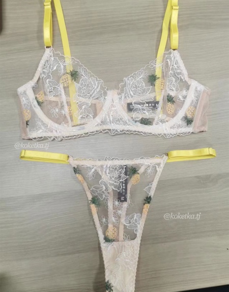 Бюстгальтер с трусиками