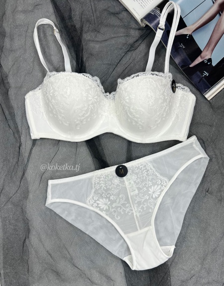 Бюстгальтер с трусиками слип