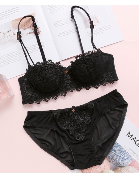 Бюстгальтер с трусиками (балконет)