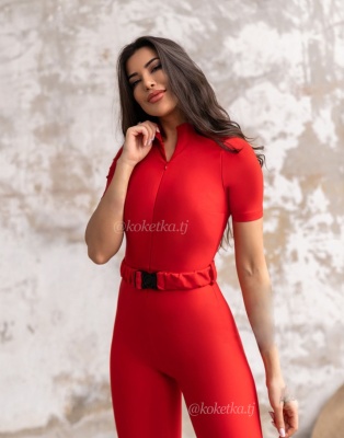 Спортивный комбинезон