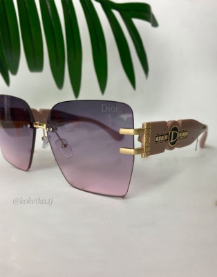 Очки солнцезащитные от Dior