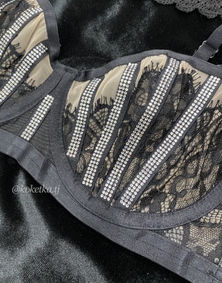 Бюстгальтер с трусиками со стразами