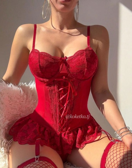 Платье с полуоткрытыми ягодицами 