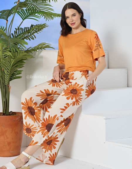 Комплект с длинными рукавами и цветочным узором