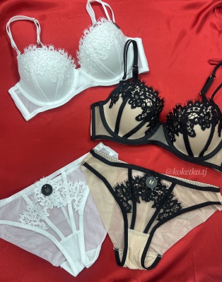 Бюстгальтер с трусиками слип