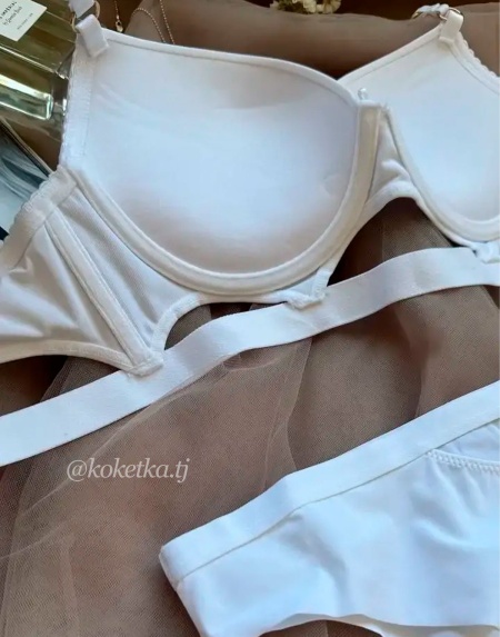 Бюстгальтер с трусиками (пуш-ап)