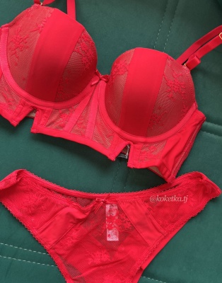 Бюстгальтер с трусиками (пуш-ап)
