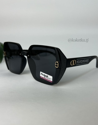 Очки солнцезащитные