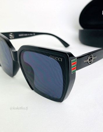 Очки солнцезащитные