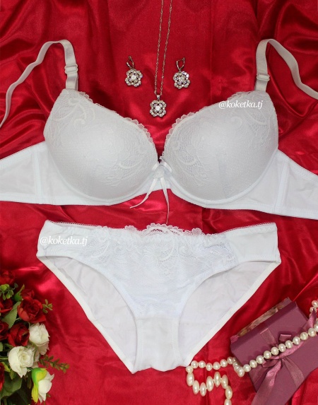 Бюстгальтер с трусиками (пуш-ап)