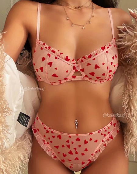 Бюстгальтер с трусиками бразилиана