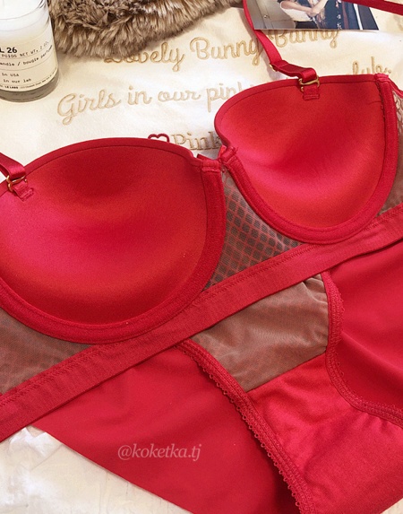 Бюстгальтер с трусиками (пуш-ап)