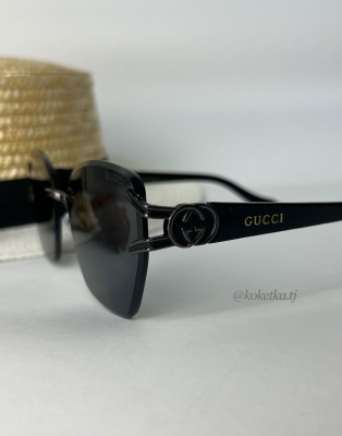 Очки солнцезащитные