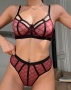 Бюстгальтер с трусиками стринг