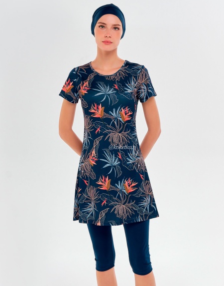 Модный купальник с короткими лосинами