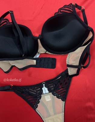 Бюстгальтер с трусиками (пуш-ап)