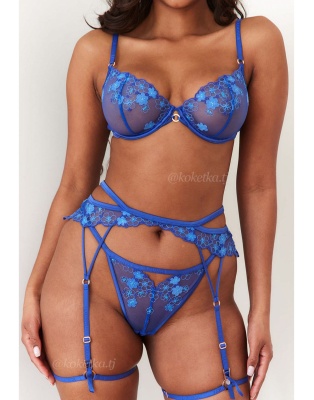 Бюстгальтер с трусиками и поясом