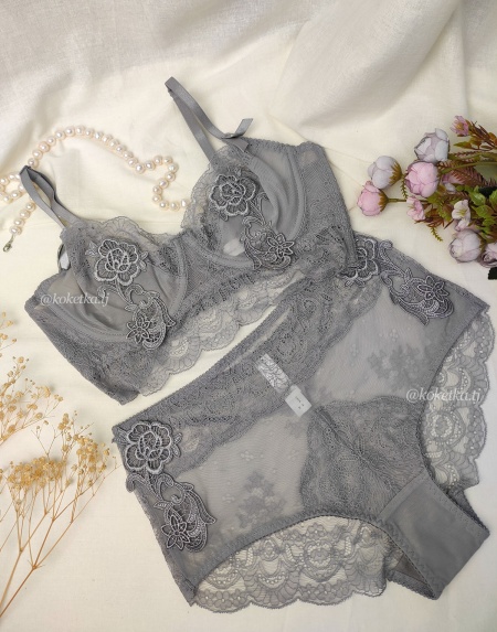 Бюстгальтер с трусиками