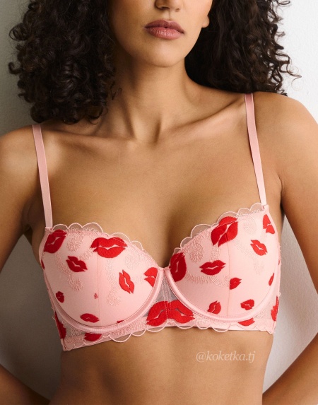 Бюстгальтер с трусиками (пуш-ап)