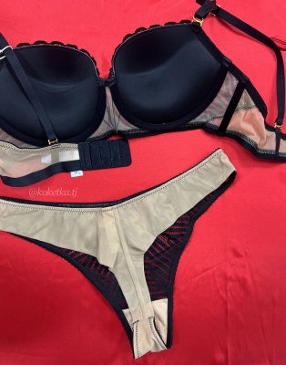 Бюстгальтер с трусиками (пуш-ап)