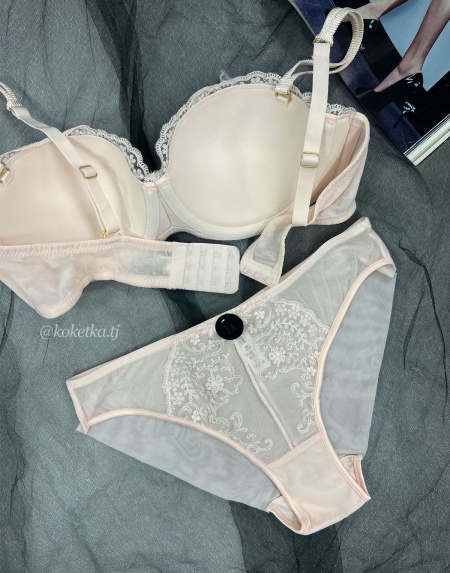 Бюстгальтер с трусиками слип