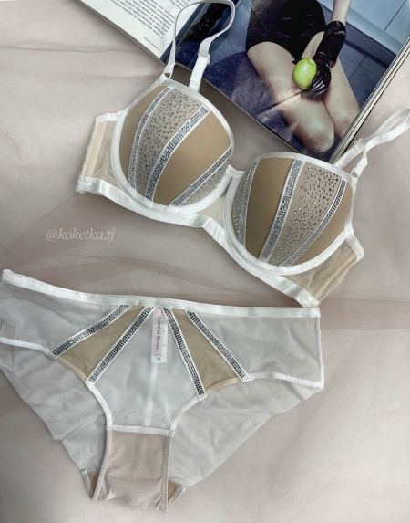 Бюстгальтер с трусиками (пуш-ап)