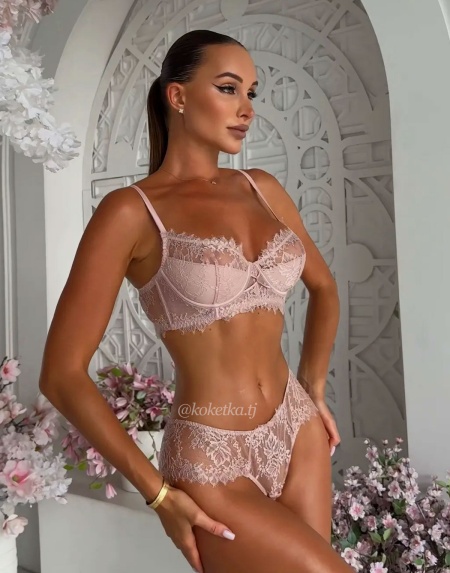 Бюстгальтер с трусиками бразилиана