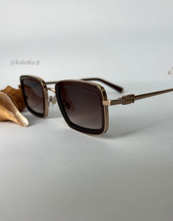 Очки солнцезащитные