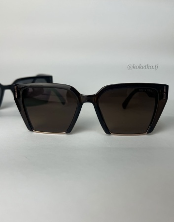 Очки солнцезащитные