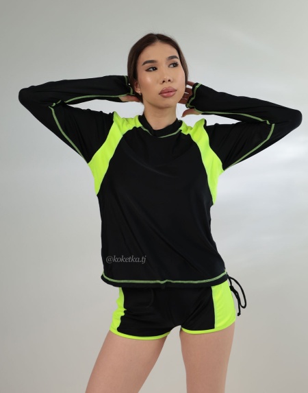 Модный купальник с шортиками