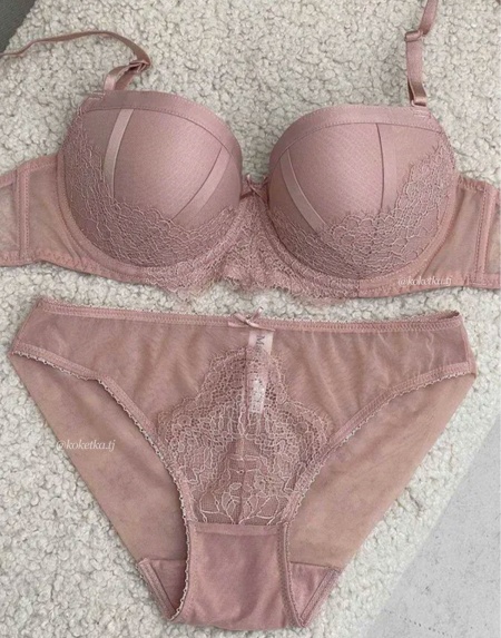 Бюстгальтер с трусиками (пуш-ап)