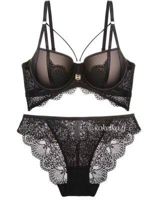 Бюстгальтер с трусиками (пуш-ап)