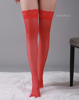 Кокетливые белые чулочки