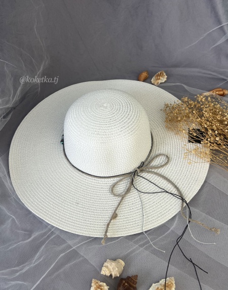 Модная пляжная шляпа
