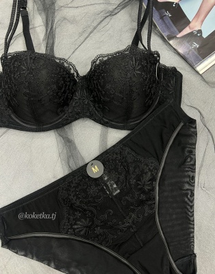 Бюстгальтер с трусиками слип