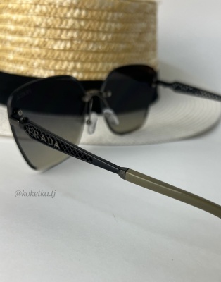 Очки солнцезащитные