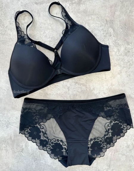 Бюстгальтер с трусиками