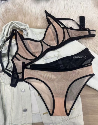 Бюстгальтер с трусиками